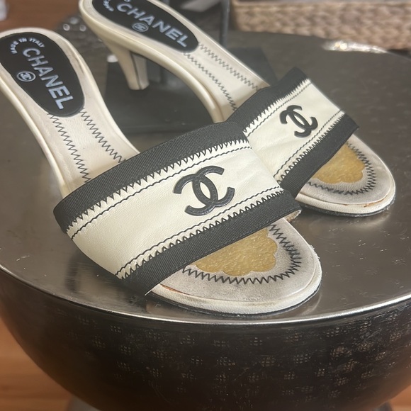 Chanel shoes - Picture 2 of 7